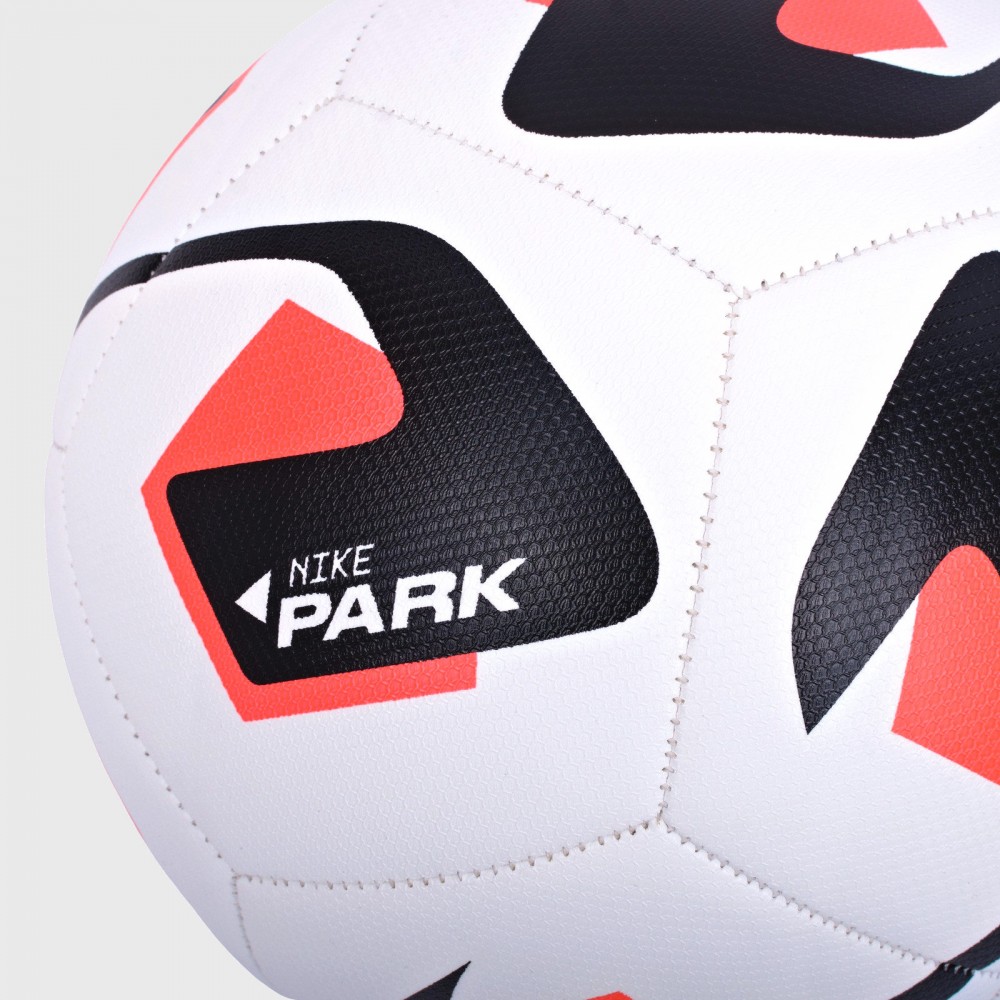 https://darcet.pl/49857-large_default/pilka-nozna-nike-pitch-pilka-do-nogi-niebieska-r-5.jpg