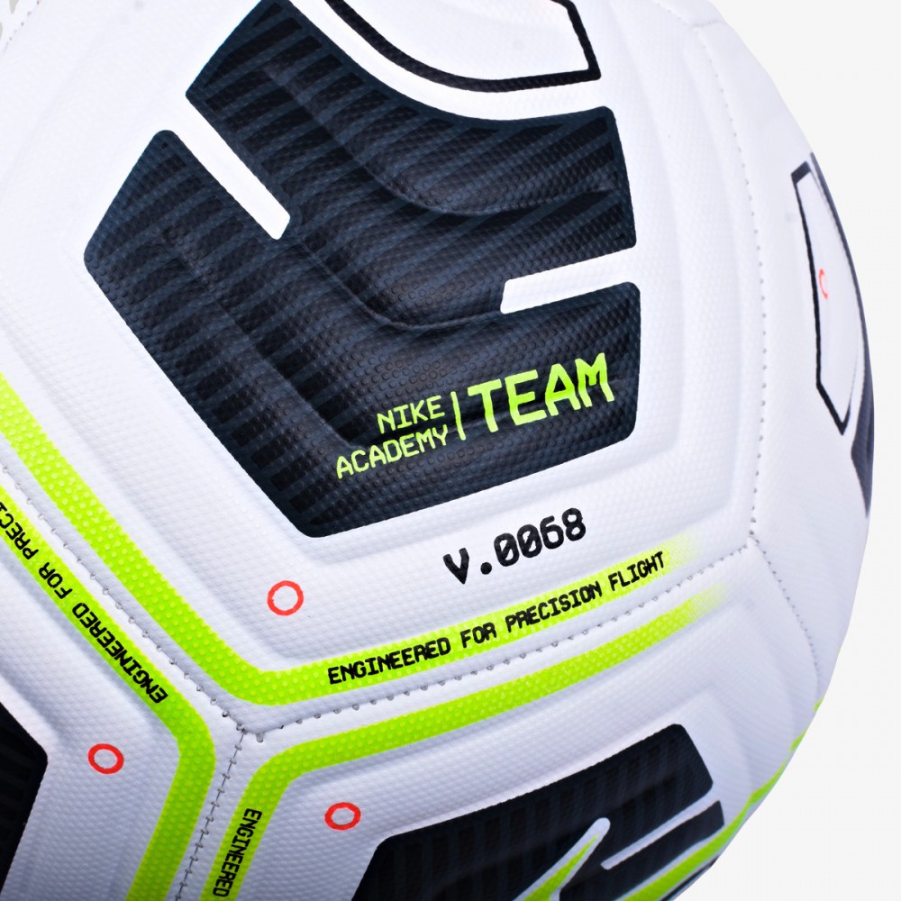 https://darcet.pl/49858-large_default/pilka-nozna-nike-pitch-pilka-do-nogi-niebieska-r-5.jpg