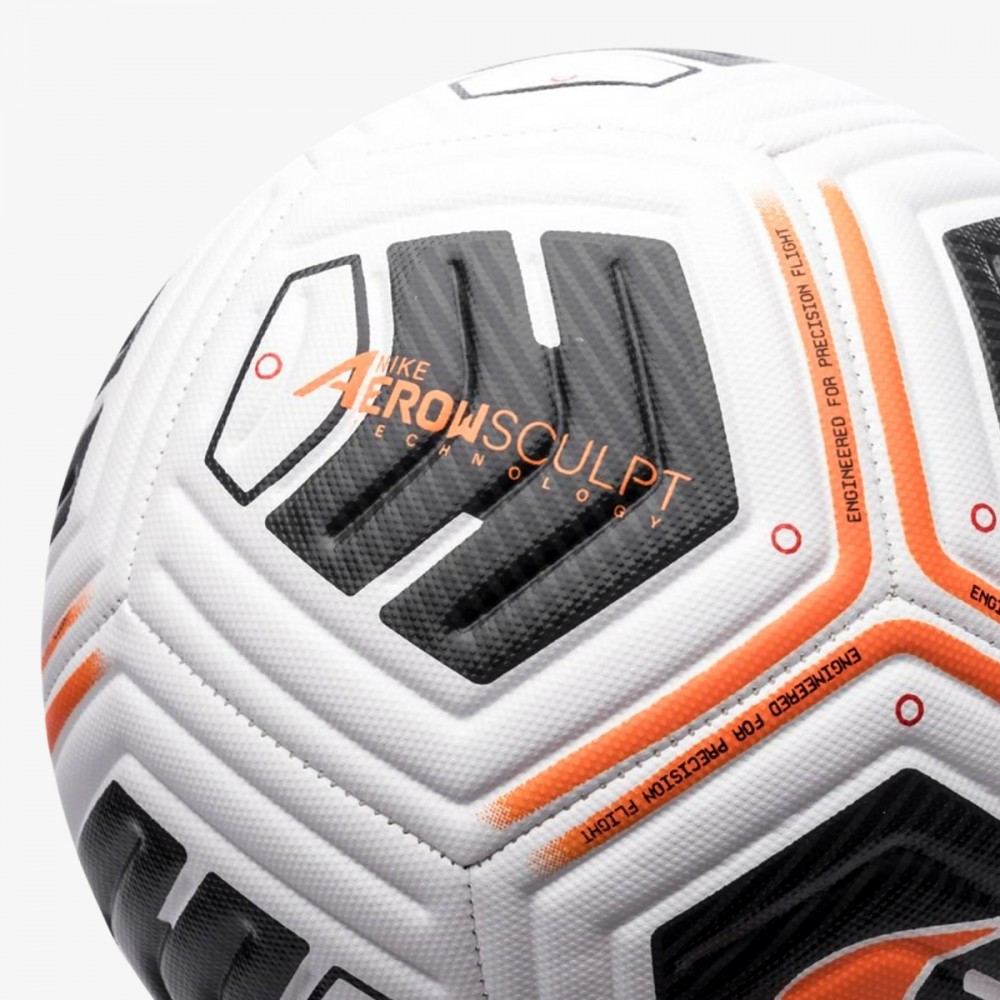 https://darcet.pl/49857-large_default/pilka-nozna-nike-pitch-pilka-do-nogi-niebieska-r-5.jpg