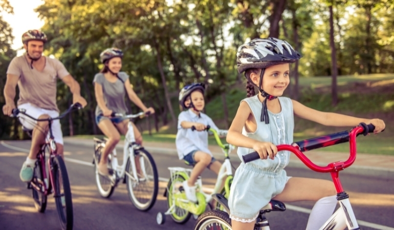 Rower-eko środek transportu, który pomoże zadbać Ci o kondycję i sylwetkę. Jak wybrać ubranie na rower?